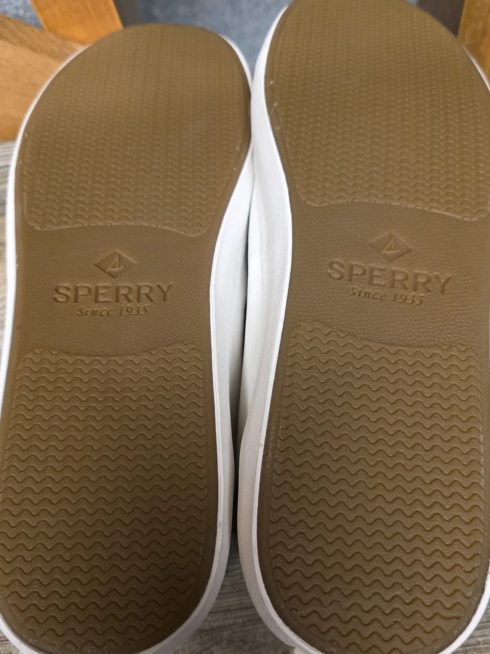 NWT Sperry Sandy LTT White Leather Lace-Up Sneakers Size 11